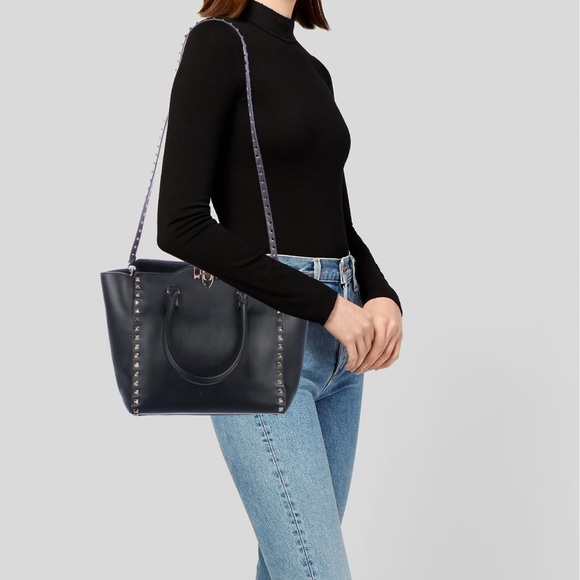 Authentic Valentino Medium Rockstud Tote - Picture 4 of 8